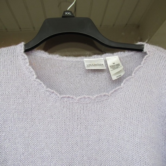 VINTAGE lavender with shimmer & crochet like detail sweater - Picture 4 of 9